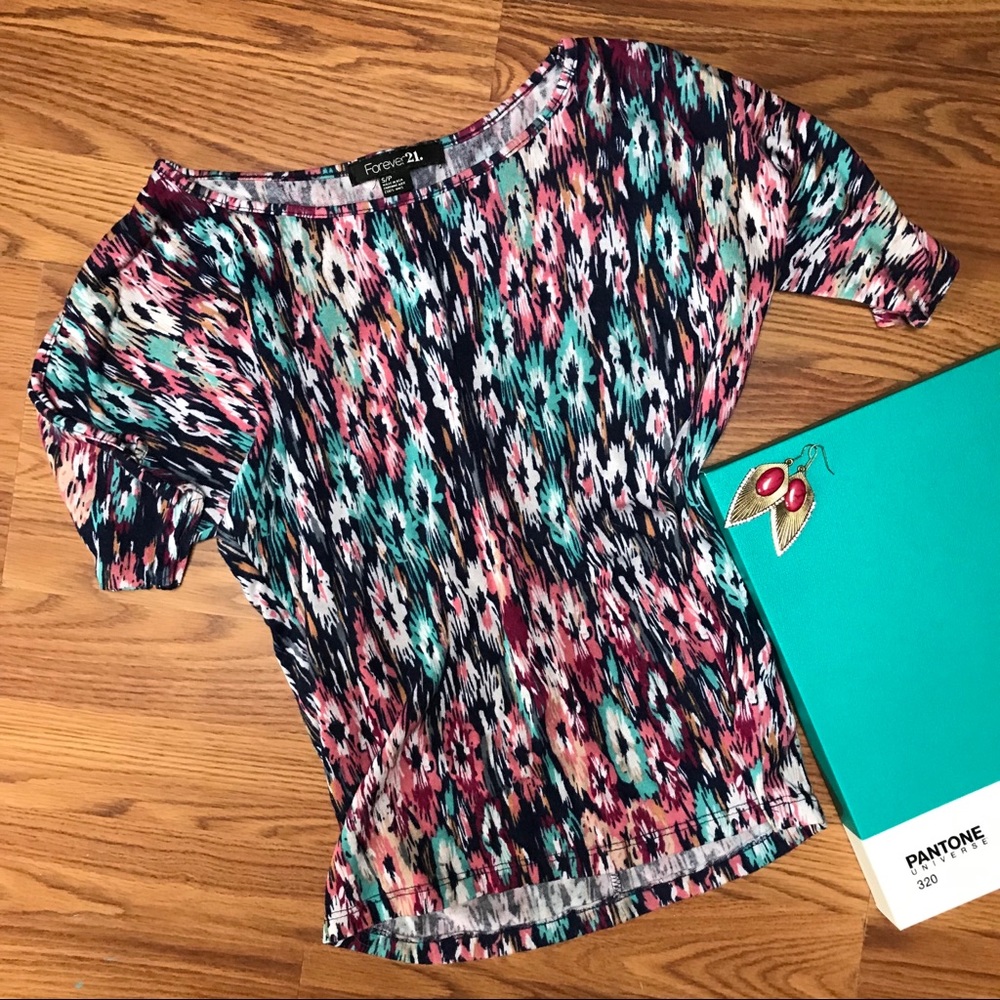 Cold shoulder painted top! ❄️